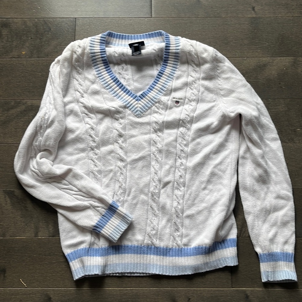 Thin knitted crewneck sweater, size medium with small embroidery on left chest